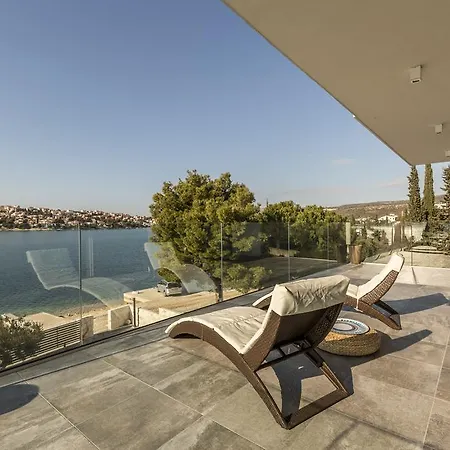 Flore Villa *