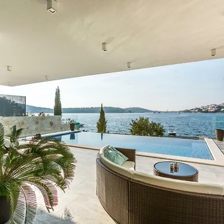 Flore Villa Rogoznica (Sibenik-Knin)